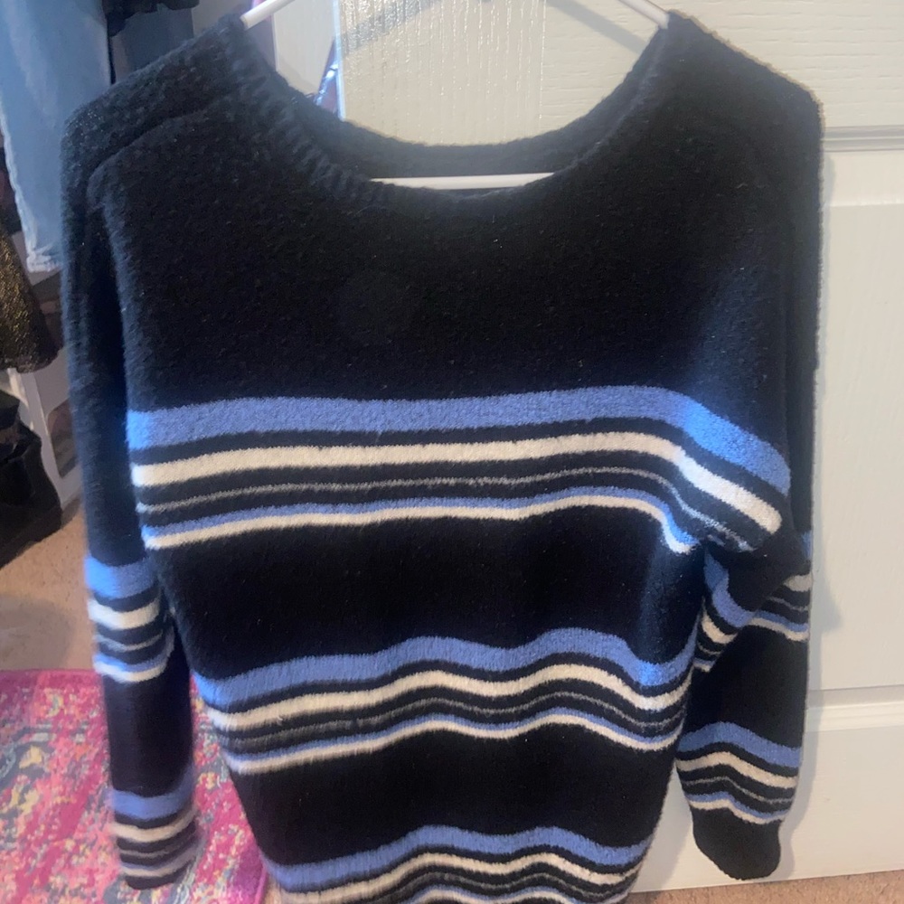 WILD FABLE SWEATER